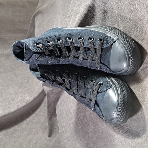 Converse Shoes - Converse Chuck Taylor All Star Mono Black Hightop Sneakers NEAR NEW US 7